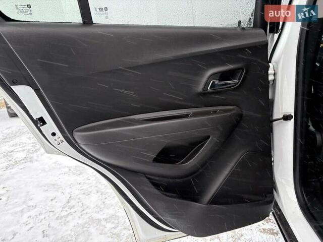 Белый Шевроле Trax, объемом двигателя 1.4 л и пробегом 94 тыс. км за 9690 $, фото 38 на Automoto.ua