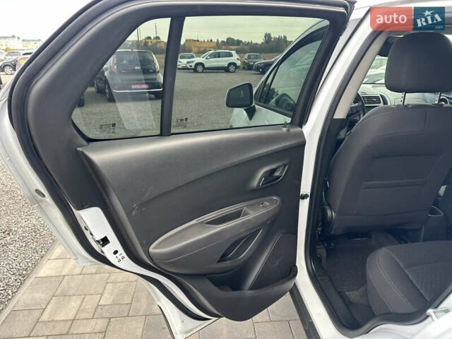 Шевроле Trax 2016 в Ровно на Automoto.ua Белый Шевроле Trax, объемом двигателя 1.4 л и пробегом 160 тыс. км за 9850 $, фото 13 на Automoto.ua