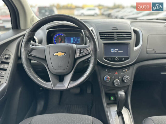 Шевроле Trax 2016 в Ровно на Automoto.ua Белый Шевроле Trax, объемом двигателя 1.4 л и пробегом 160 тыс. км за 9850 $, фото 7 на Automoto.ua