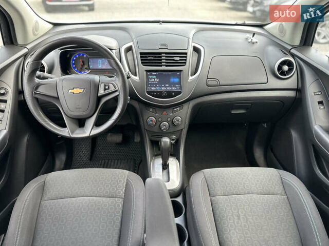 Шевроле Trax 2016 в Ровно на Automoto.ua Белый Шевроле Trax, объемом двигателя 1.4 л и пробегом 160 тыс. км за 9850 $, фото 8 на Automoto.ua
