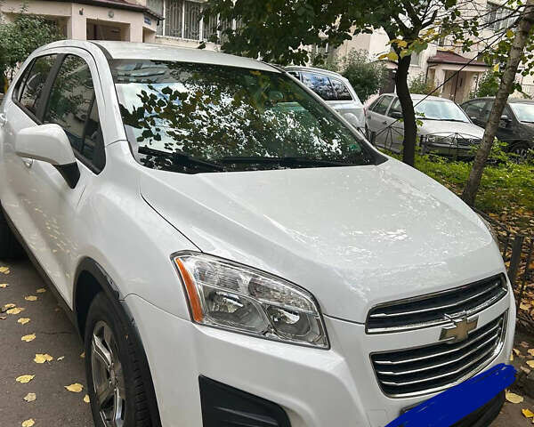 Белый Шевроле Trax, объемом двигателя 1.38 л и пробегом 122 тыс. км за 10500 $, фото 3 на Automoto.ua