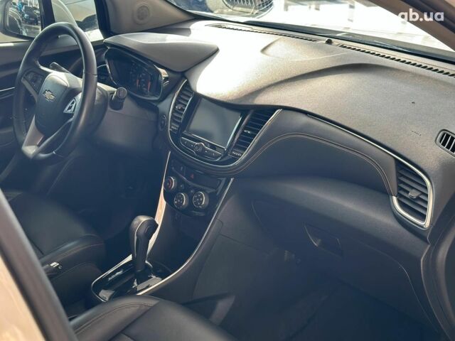 Белый Шевроле Trax, объемом двигателя 1.6 л и пробегом 104 тыс. км за 12990 $, фото 14 на Automoto.ua