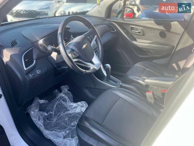 Білий Шевроле Trax, об'ємом двигуна 1.4 л та пробігом 133 тис. км за 12800 $, фото 10 на Automoto.ua