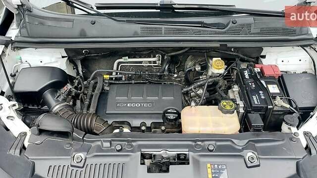 Білий Шевроле Trax, об'ємом двигуна 1.36 л та пробігом 62 тис. км за 12600 $, фото 16 на Automoto.ua