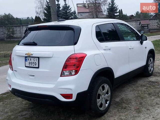 Білий Шевроле Trax, об'ємом двигуна 1.36 л та пробігом 62 тис. км за 12600 $, фото 4 на Automoto.ua