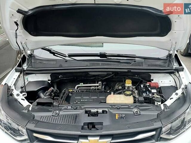 Білий Шевроле Trax, об'ємом двигуна 1.36 л та пробігом 62 тис. км за 12600 $, фото 18 на Automoto.ua