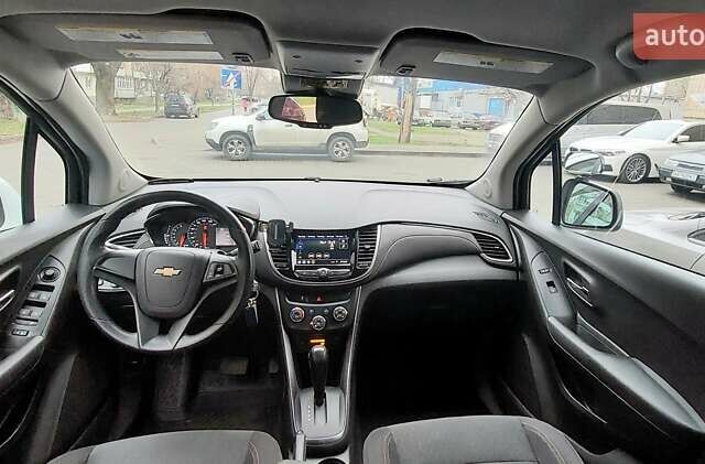 Білий Шевроле Trax, об'ємом двигуна 1.36 л та пробігом 62 тис. км за 12600 $, фото 9 на Automoto.ua