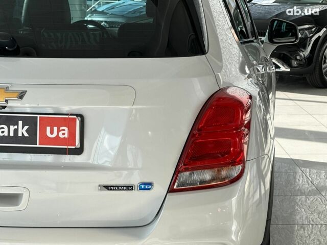 Белый Шевроле Trax, объемом двигателя 1.6 л и пробегом 104 тыс. км за 12990 $, фото 7 на Automoto.ua