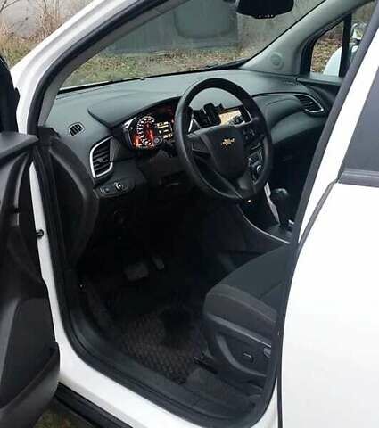 Білий Шевроле Trax, об'ємом двигуна 1.36 л та пробігом 62 тис. км за 12600 $, фото 25 на Automoto.ua