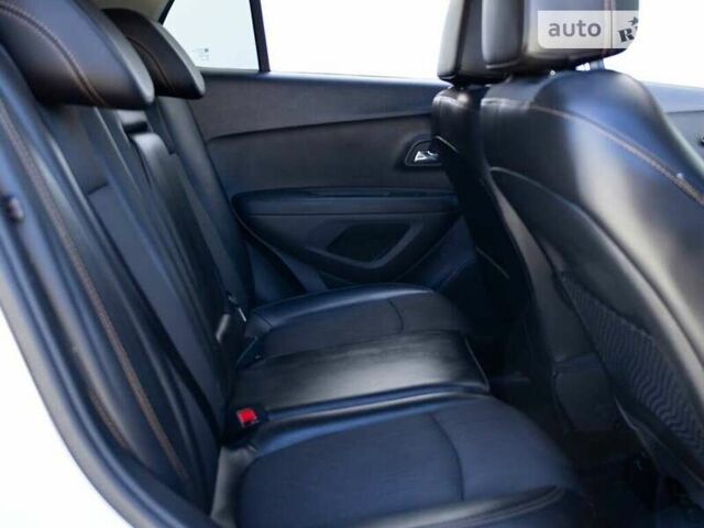 Белый Шевроле Trax, объемом двигателя 1.4 л и пробегом 113 тыс. км за 2300 $, фото 22 на Automoto.ua