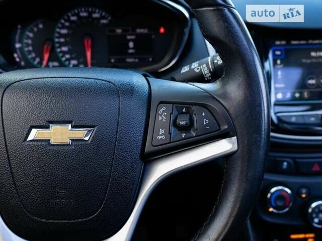 Белый Шевроле Trax, объемом двигателя 1.4 л и пробегом 113 тыс. км за 2300 $, фото 11 на Automoto.ua