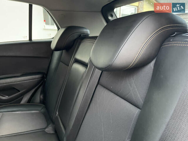 Белый Шевроле Trax, объемом двигателя 1.4 л и пробегом 130 тыс. км за 11999 $, фото 60 на Automoto.ua