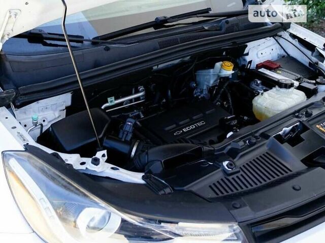 Белый Шевроле Trax, объемом двигателя 1.4 л и пробегом 113 тыс. км за 2300 $, фото 27 на Automoto.ua