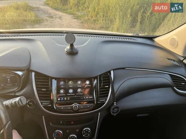 Білий Шевроле Trax, об'ємом двигуна 1.4 л та пробігом 87 тис. км за 13100 $, фото 8 на Automoto.ua