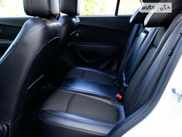 Белый Шевроле Trax, объемом двигателя 1.4 л и пробегом 113 тыс. км за 2300 $, фото 19 на Automoto.ua