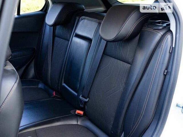 Белый Шевроле Trax, объемом двигателя 1.4 л и пробегом 113 тыс. км за 2300 $, фото 21 на Automoto.ua