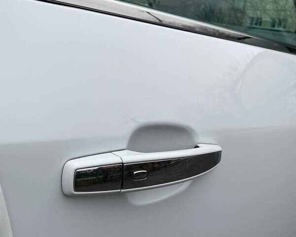 Белый Шевроле Trax, объемом двигателя 1.36 л и пробегом 76 тыс. км за 11850 $, фото 35 на Automoto.ua