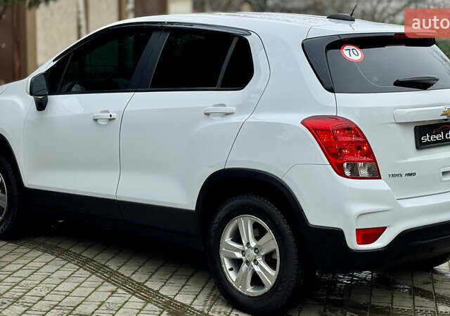 Белый Шевроле Trax, объемом двигателя 1.4 л и пробегом 56 тыс. км за 13299 $, фото 6 на Automoto.ua