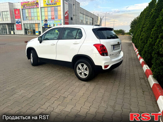 Білий Шевроле Trax, об'ємом двигуна 1.4 л та пробігом 53 тис. км за 11300 $, фото 4 на Automoto.ua