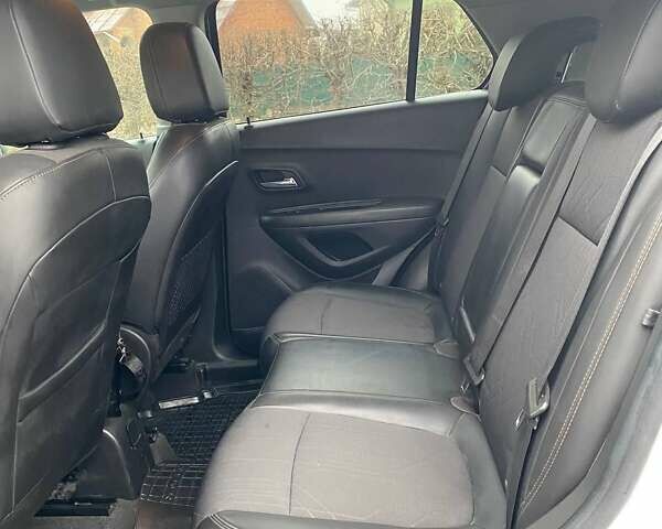 Белый Шевроле Trax, объемом двигателя 1.36 л и пробегом 76 тыс. км за 11850 $, фото 26 на Automoto.ua