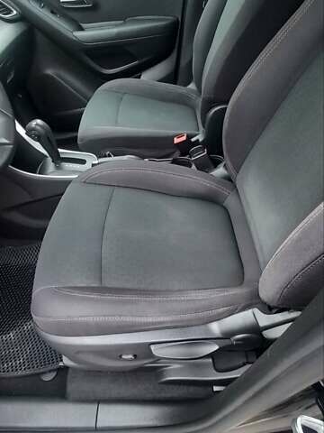 Чорний Шевроле Trax, об'ємом двигуна 1.36 л та пробігом 126 тис. км за 10600 $, фото 17 на Automoto.ua