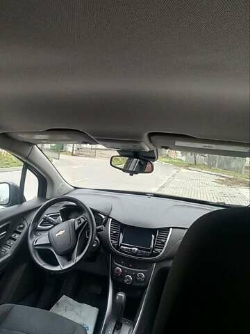 Чорний Шевроле Trax, об'ємом двигуна 1.36 л та пробігом 126 тис. км за 10600 $, фото 13 на Automoto.ua