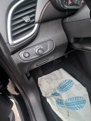 Чорний Шевроле Trax, об'ємом двигуна 1.36 л та пробігом 126 тис. км за 10600 $, фото 15 на Automoto.ua