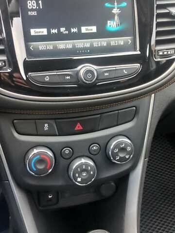 Чорний Шевроле Trax, об'ємом двигуна 1.36 л та пробігом 126 тис. км за 10600 $, фото 20 на Automoto.ua