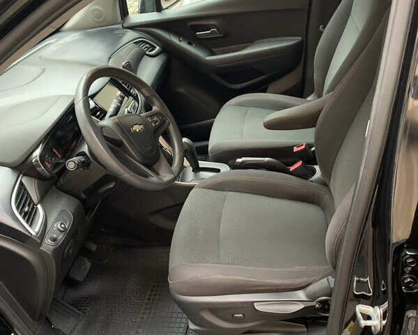 Чорний Шевроле Trax, об'ємом двигуна 1.36 л та пробігом 61 тис. км за 11700 $, фото 15 на Automoto.ua