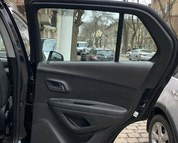 Чорний Шевроле Trax, об'ємом двигуна 1.36 л та пробігом 61 тис. км за 11700 $, фото 22 на Automoto.ua