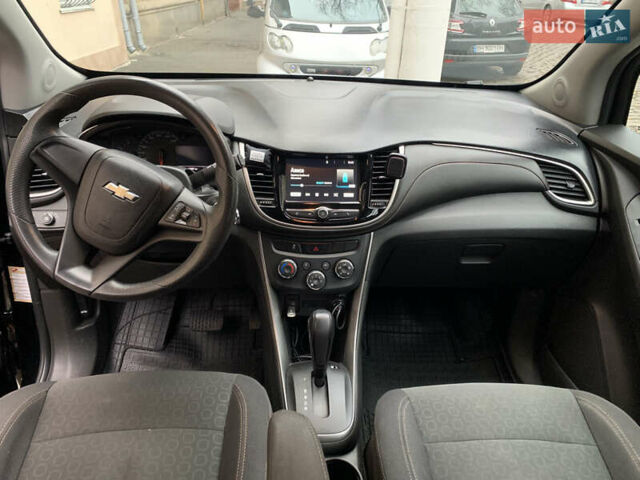Чорний Шевроле Trax, об'ємом двигуна 1.36 л та пробігом 61 тис. км за 11700 $, фото 12 на Automoto.ua
