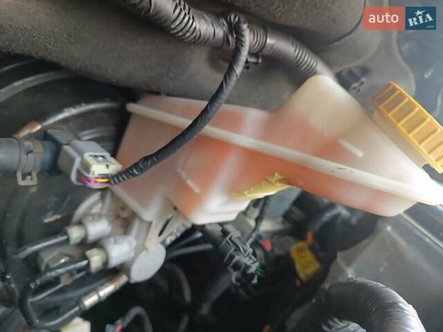 Черный Шевроле Trax, объемом двигателя 1.36 л и пробегом 81 тыс. км за 10950 $, фото 20 на Automoto.ua