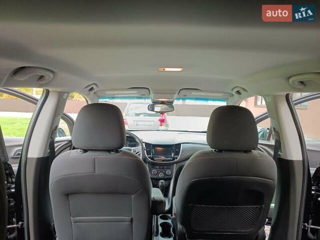 Черный Шевроле Trax, объемом двигателя 1.36 л и пробегом 81 тыс. км за 10950 $, фото 18 на Automoto.ua