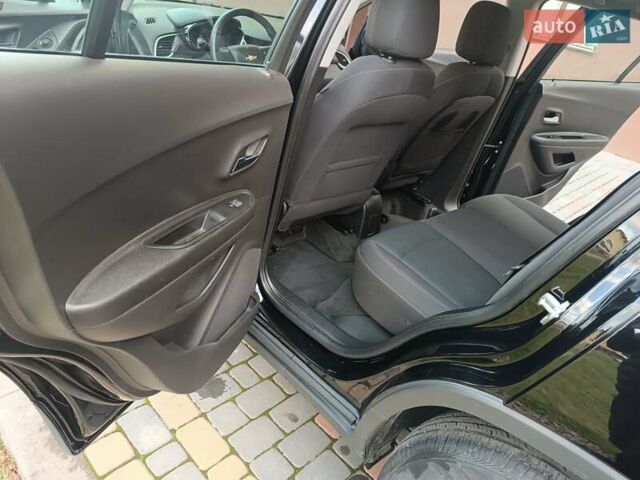 Черный Шевроле Trax, объемом двигателя 1.36 л и пробегом 81 тыс. км за 10950 $, фото 22 на Automoto.ua