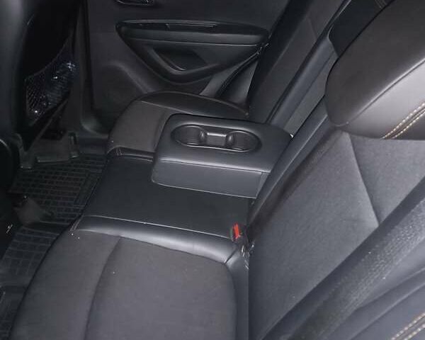 Черный Шевроле Trax, объемом двигателя 1.36 л и пробегом 69 тыс. км за 11600 $, фото 28 на Automoto.ua