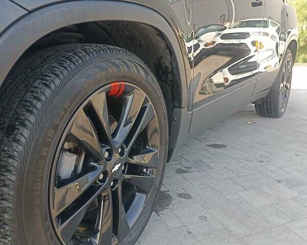 Черный Шевроле Trax, объемом двигателя 1.36 л и пробегом 69 тыс. км за 11600 $, фото 19 на Automoto.ua