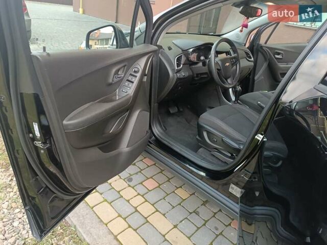 Черный Шевроле Trax, объемом двигателя 1.36 л и пробегом 81 тыс. км за 10950 $, фото 13 на Automoto.ua