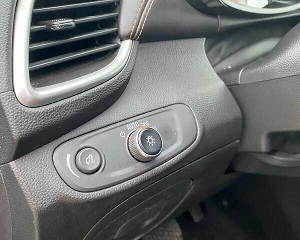 Черный Шевроле Trax, объемом двигателя 1.4 л и пробегом 68 тыс. км за 11950 $, фото 15 на Automoto.ua