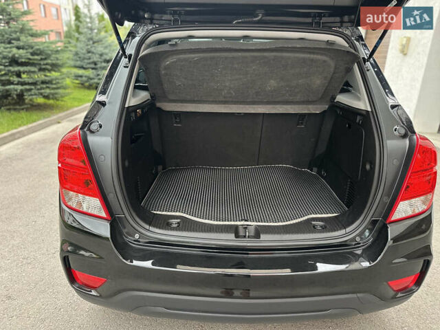 Чорний Шевроле Trax, об'ємом двигуна 1.36 л та пробігом 84 тис. км за 11999 $, фото 26 на Automoto.ua