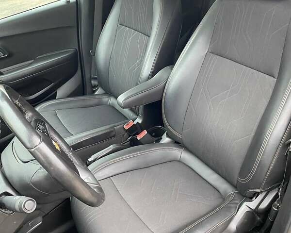 Черный Шевроле Trax, объемом двигателя 1.4 л и пробегом 68 тыс. км за 11950 $, фото 14 на Automoto.ua