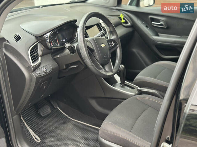 Чорний Шевроле Trax, об'ємом двигуна 1.36 л та пробігом 84 тис. км за 12400 $, фото 34 на Automoto.ua