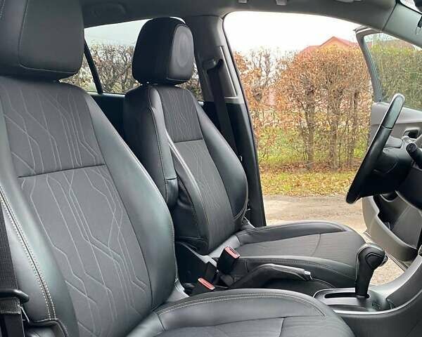 Черный Шевроле Trax, объемом двигателя 1.4 л и пробегом 68 тыс. км за 11950 $, фото 35 на Automoto.ua