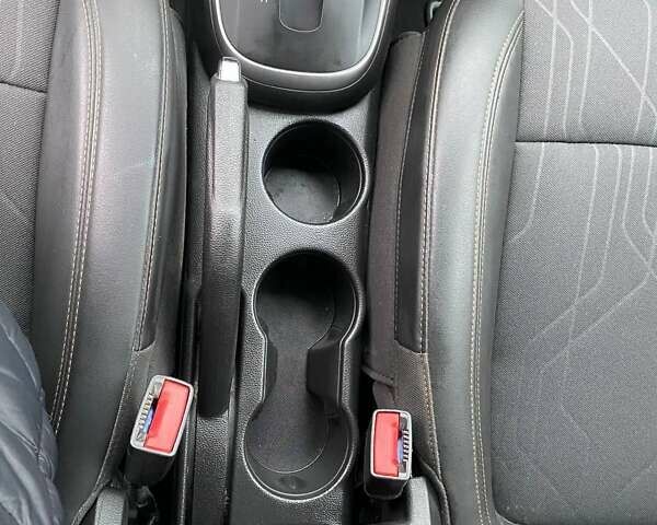 Черный Шевроле Trax, объемом двигателя 1.4 л и пробегом 68 тыс. км за 11950 $, фото 22 на Automoto.ua