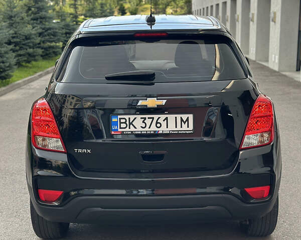 Чорний Шевроле Trax, об'ємом двигуна 1.36 л та пробігом 84 тис. км за 12400 $, фото 2 на Automoto.ua