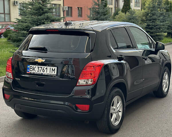 Чорний Шевроле Trax, об'ємом двигуна 1.36 л та пробігом 84 тис. км за 12400 $, фото 1 на Automoto.ua