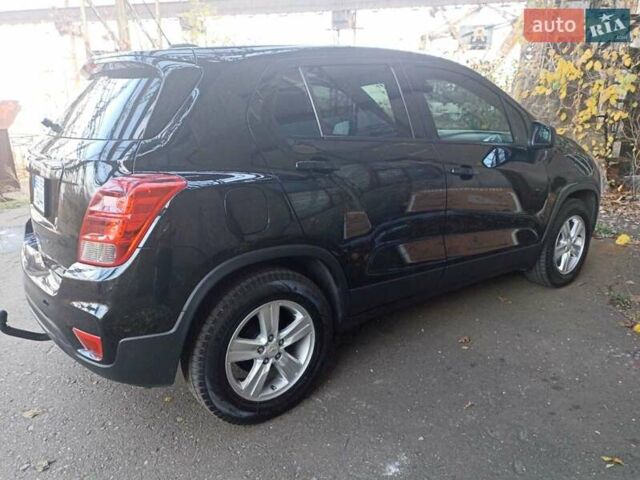 Черный Шевроле Trax, объемом двигателя 1.36 л и пробегом 31 тыс. км за 14000 $, фото 2 на Automoto.ua