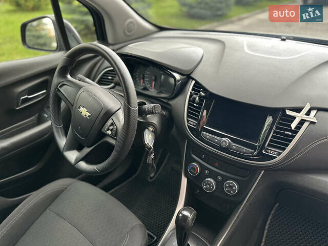 Чорний Шевроле Trax, об'ємом двигуна 1.36 л та пробігом 84 тис. км за 11999 $, фото 21 на Automoto.ua