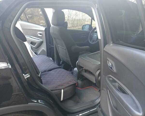 Черный Шевроле Trax, объемом двигателя 1.36 л и пробегом 31 тыс. км за 14000 $, фото 14 на Automoto.ua