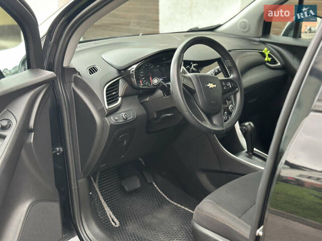 Чорний Шевроле Trax, об'ємом двигуна 1.36 л та пробігом 84 тис. км за 11999 $, фото 33 на Automoto.ua
