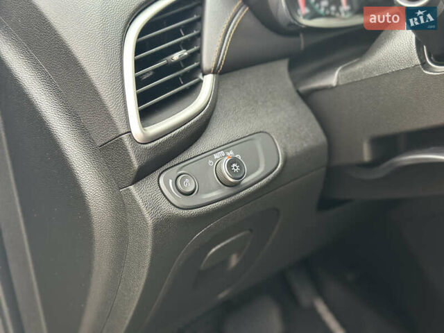 Чорний Шевроле Trax, об'ємом двигуна 1.36 л та пробігом 84 тис. км за 11999 $, фото 31 на Automoto.ua